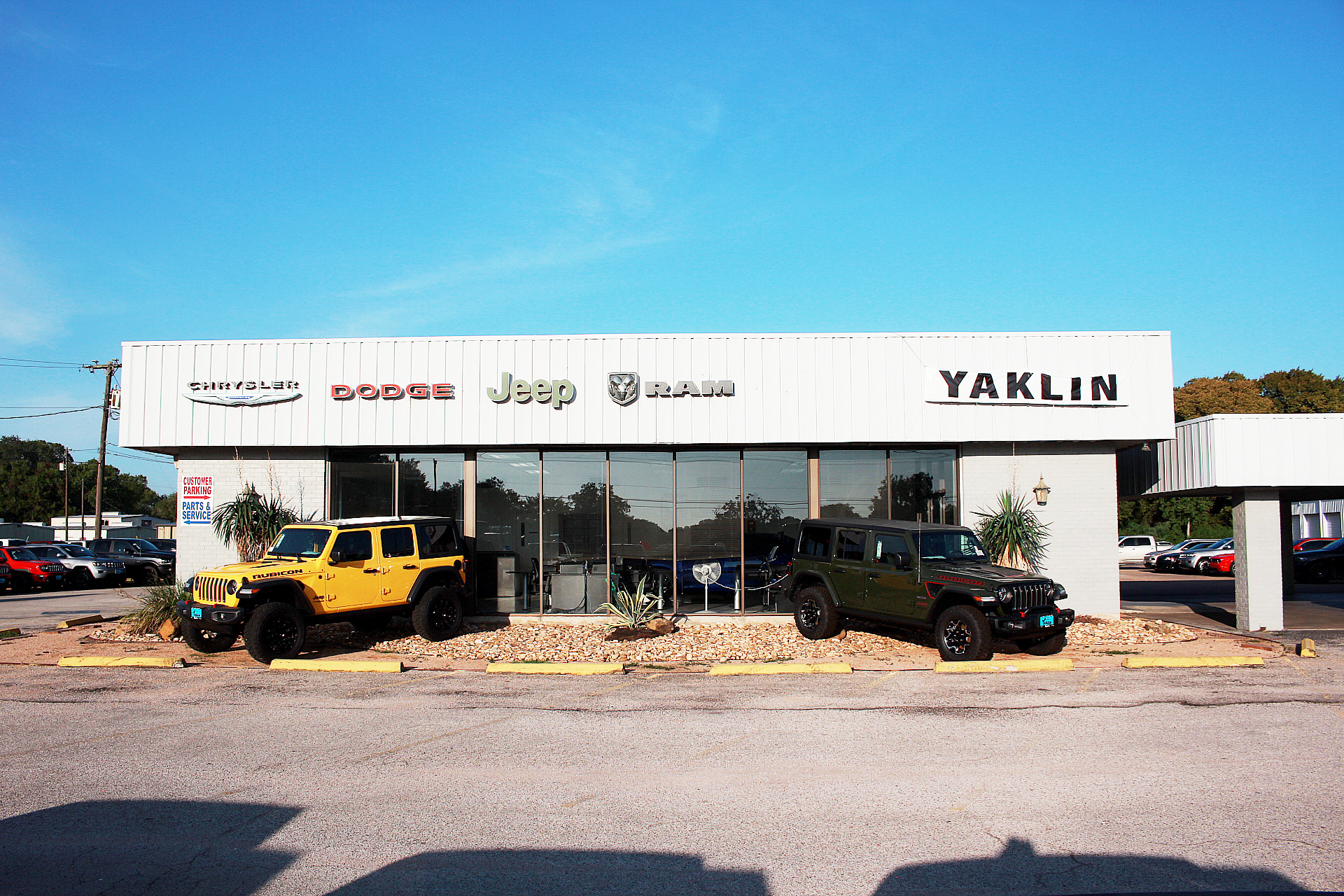 Yaklin Chrysler, Dodge, Jeep and Ram of Angleton