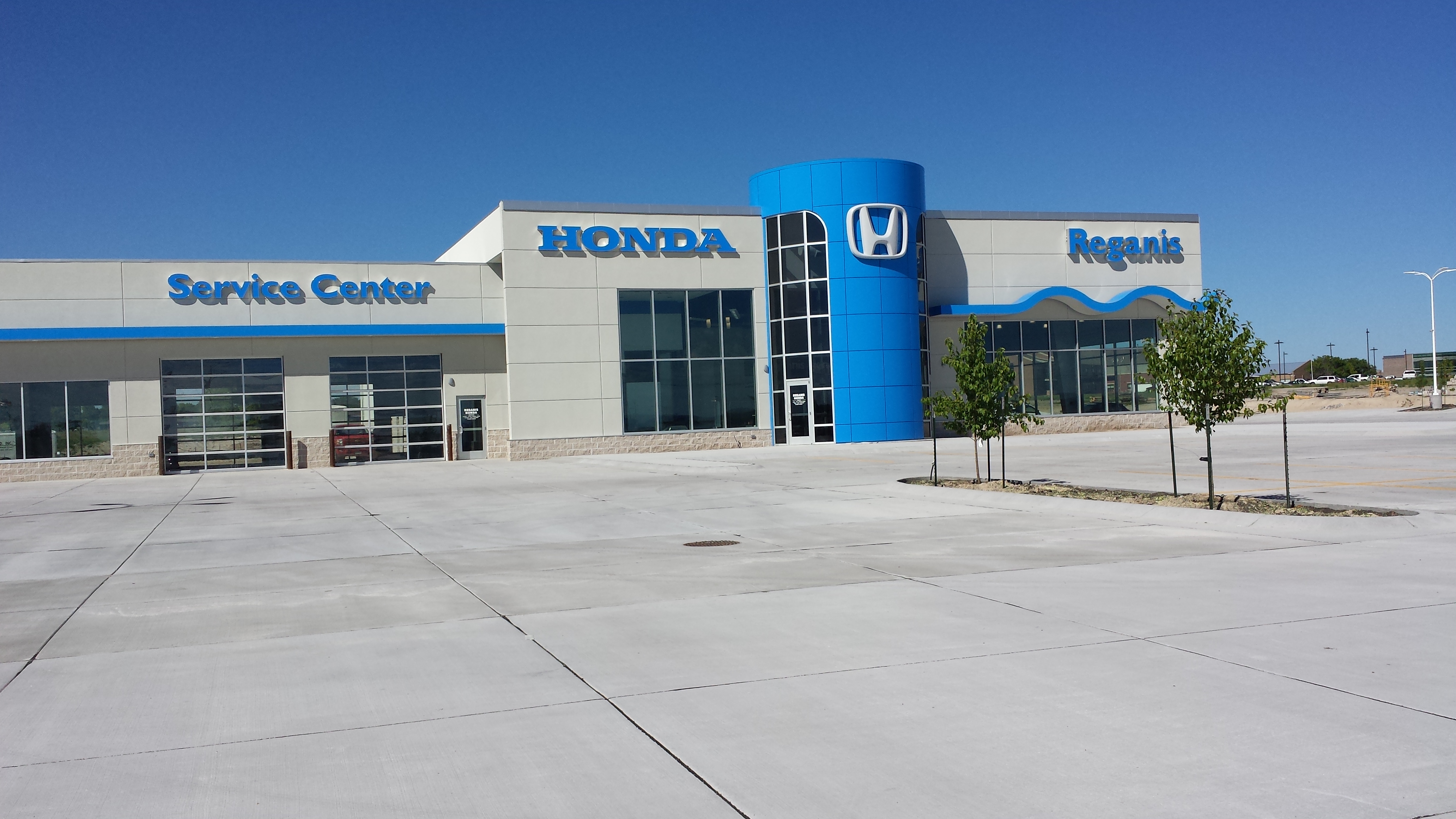 Reganis Auto Center