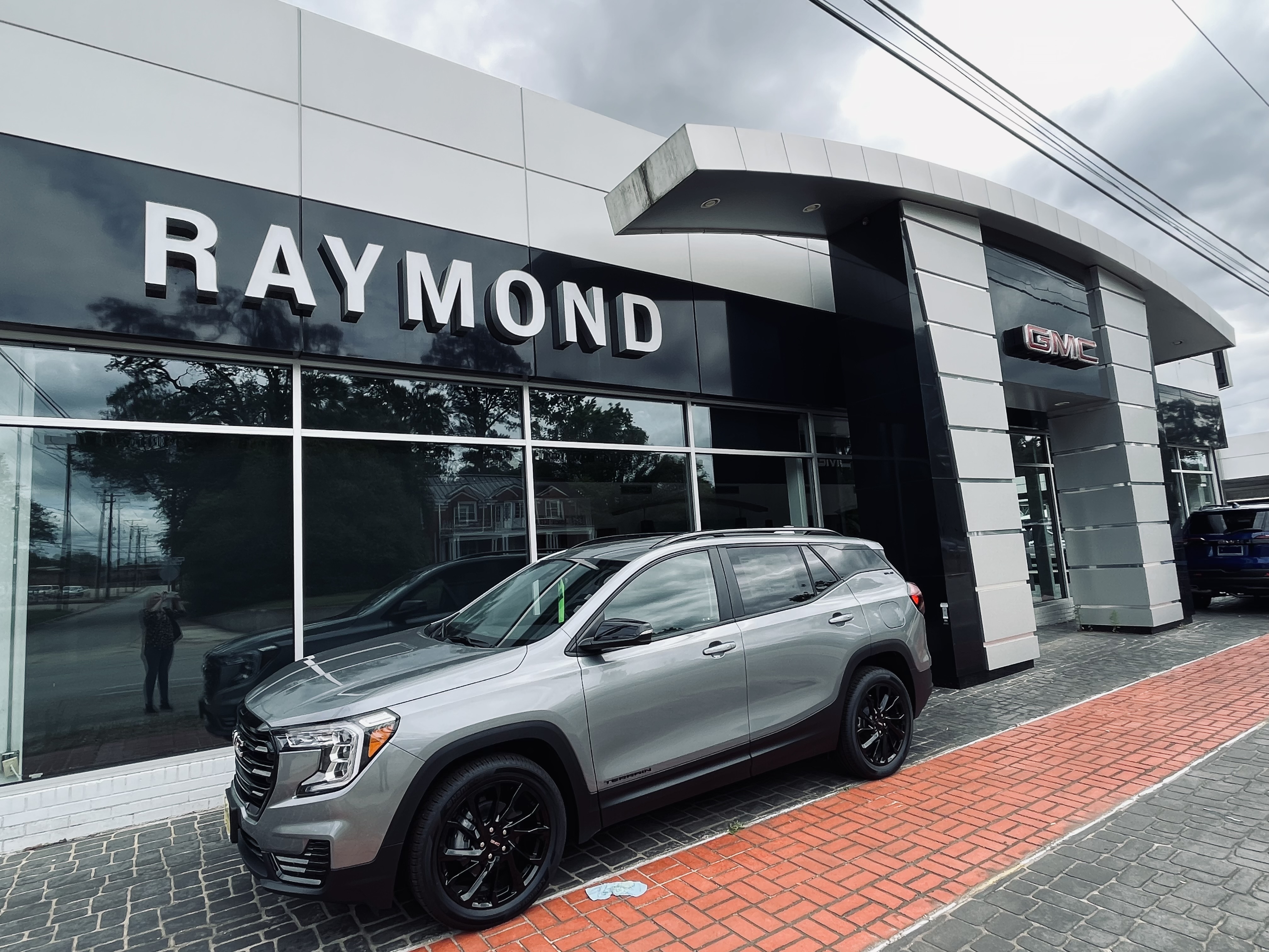 RAYMOND GMC