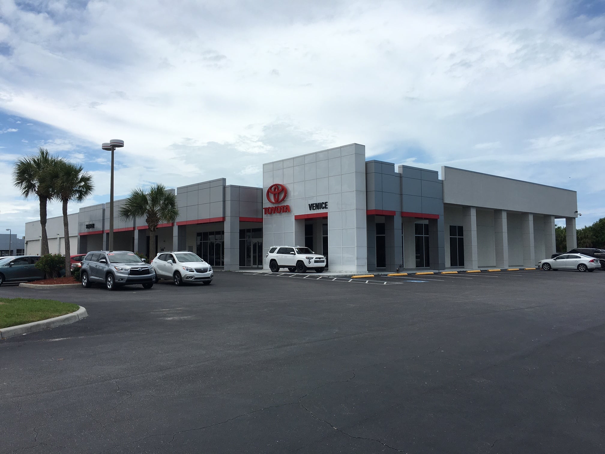Venice Toyota (OPEN 7 DAYS)