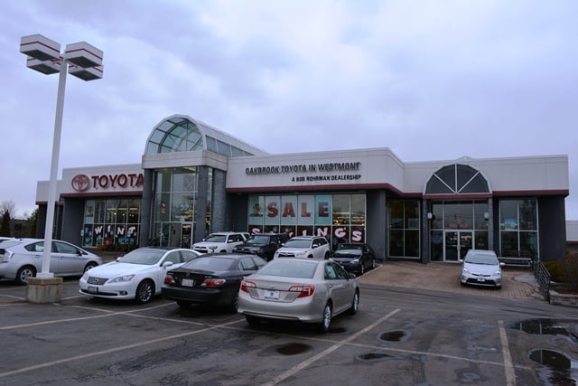 Oakbrook Toyota In Westmont