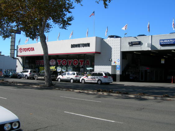 Downtown Toyota of Oakland