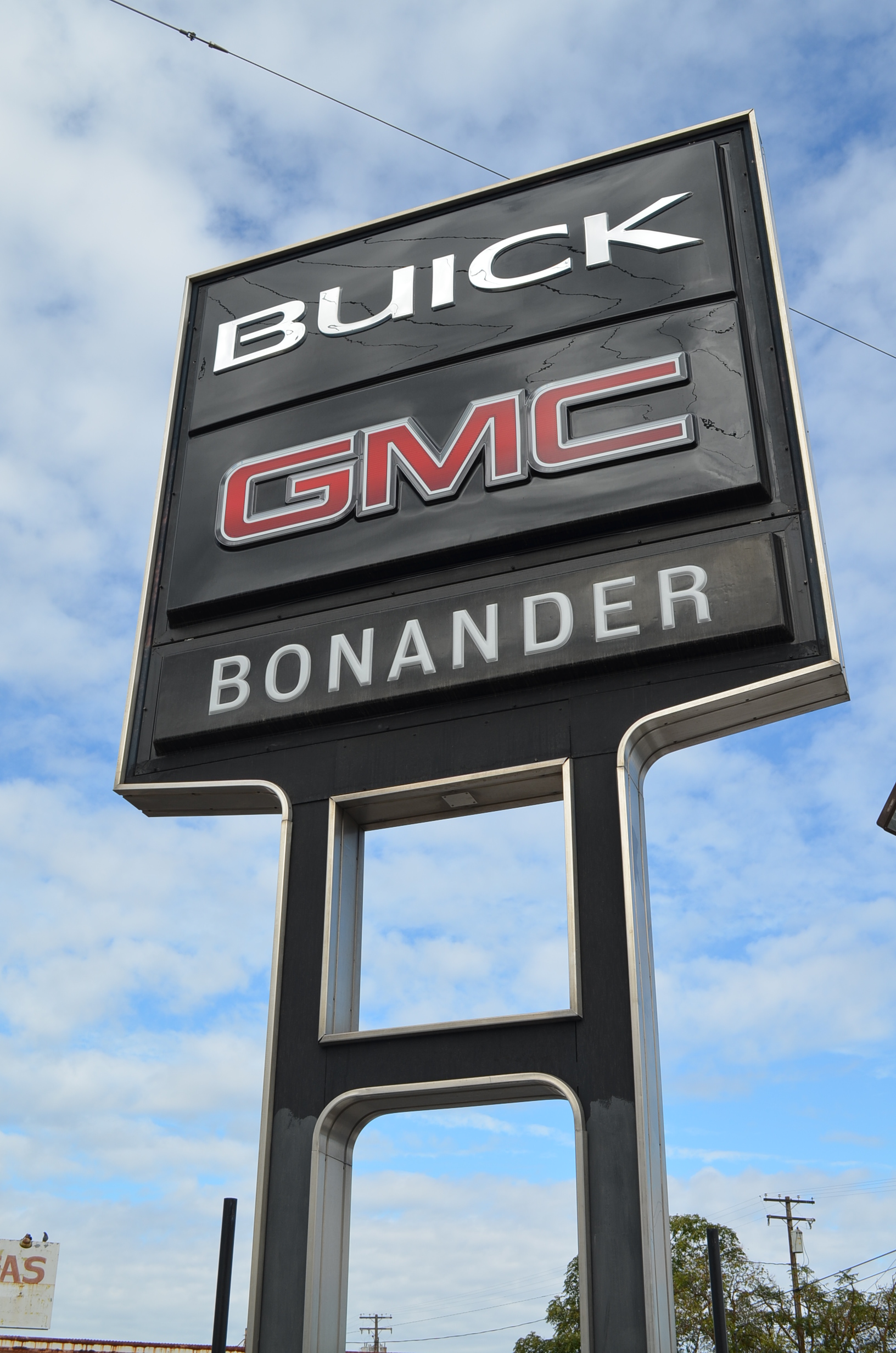 Bonander GMC
