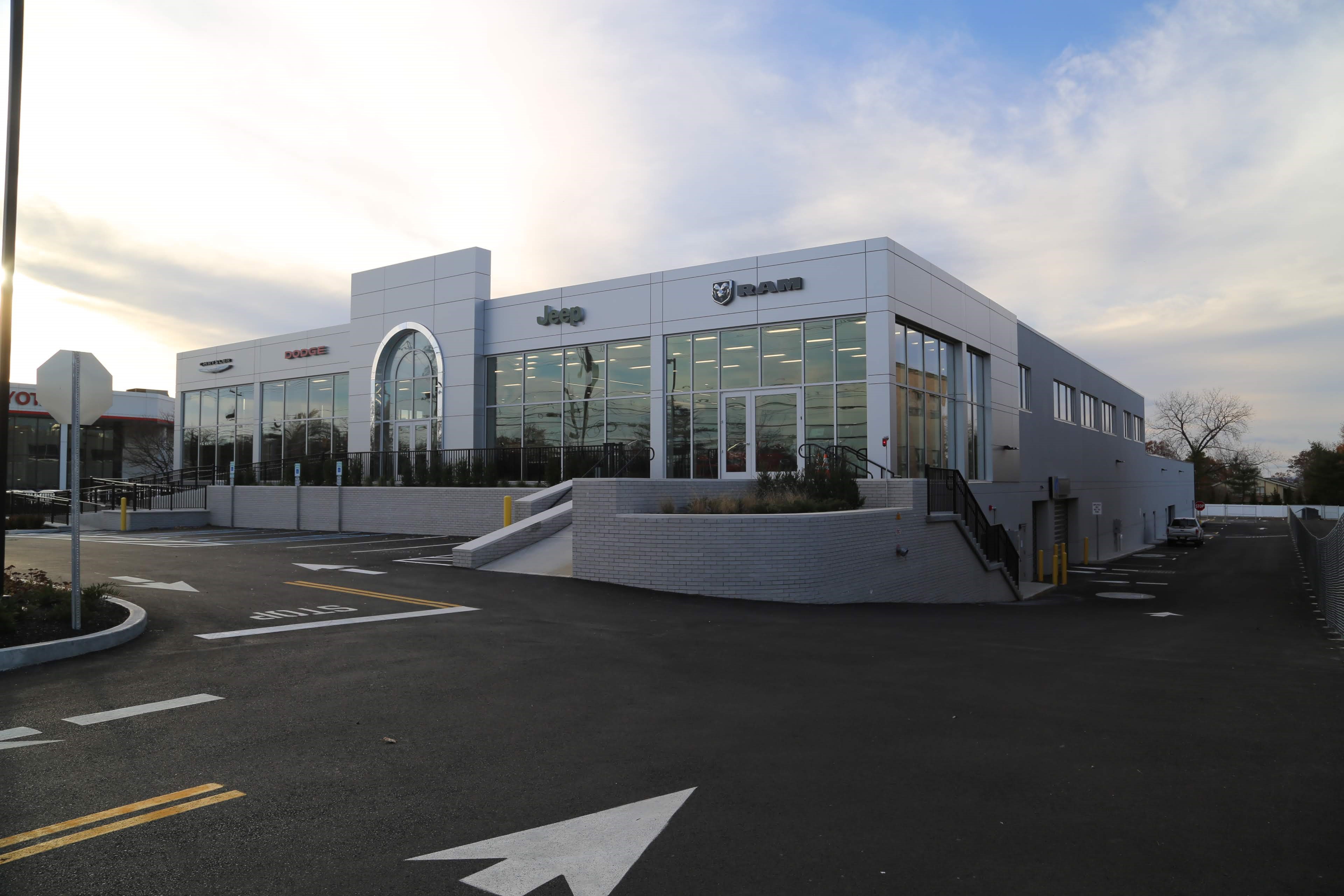 Chrysler Dodge Jeep Ram of Englewood Cliffs