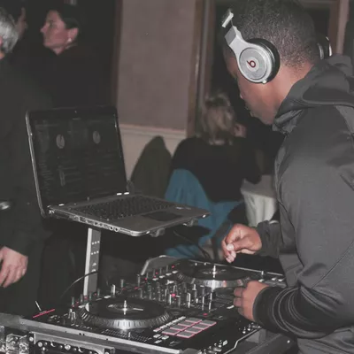 DJ EASY