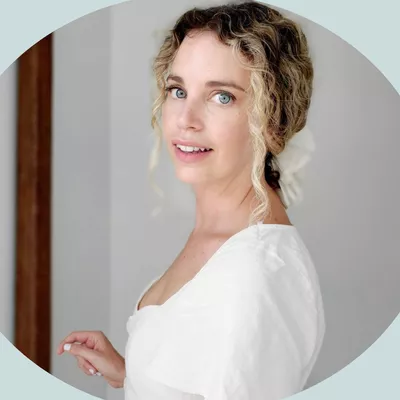 The Savvy Romantic - Certified Relationship Coach