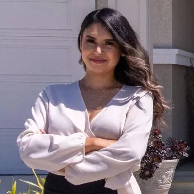 Amparo Gonzalez- Realtor® Feagley Realtors