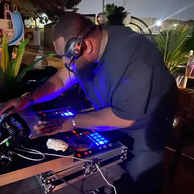 DJ Telz entertainment specialist