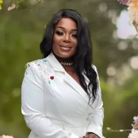 Little Chic Weddings **TOP PRO** Bridal Expert
