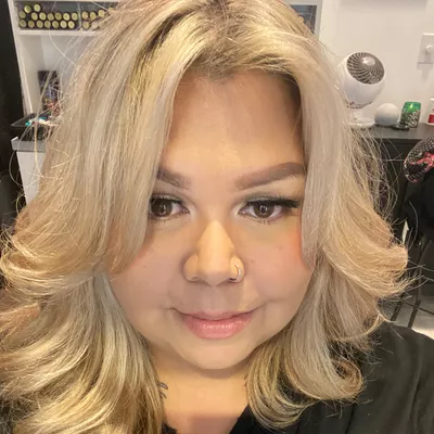 Beautiflybychareelynn
