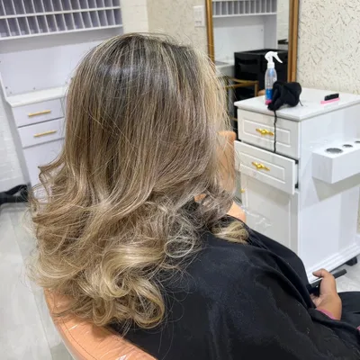 Yesyts hair stylist