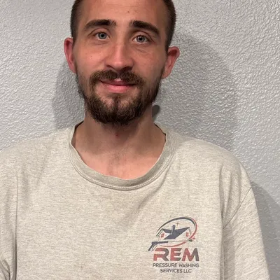 R.E.M pressure washing