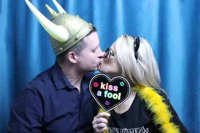 Memorable Moments R Us-Photo Booths & Bus Services