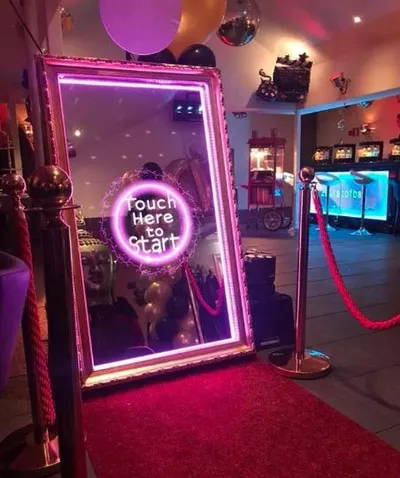 Picture Perfect Mirror Me Photo Booth