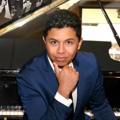 Dominic Pizarro - Live Piano & Vocals