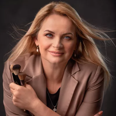 Natalia Chertukhina by HMUA