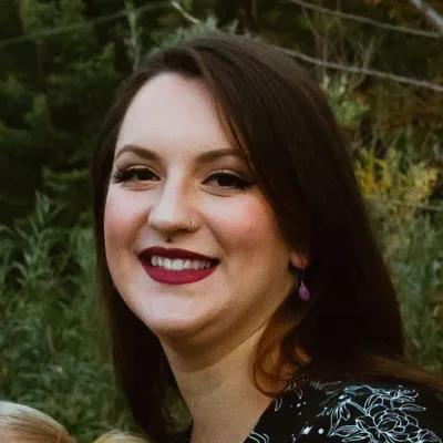 Wedding Officiant: Cheyenne Elise