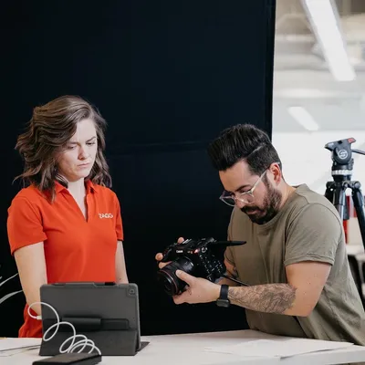 D E Media Co