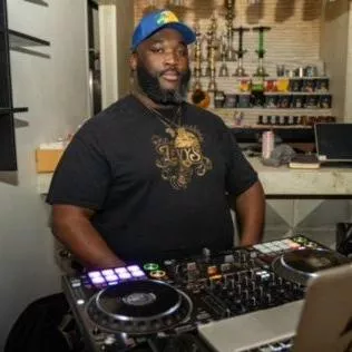 Dj Levy