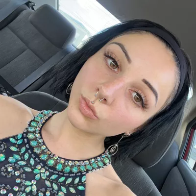 Bobbi Dezelin