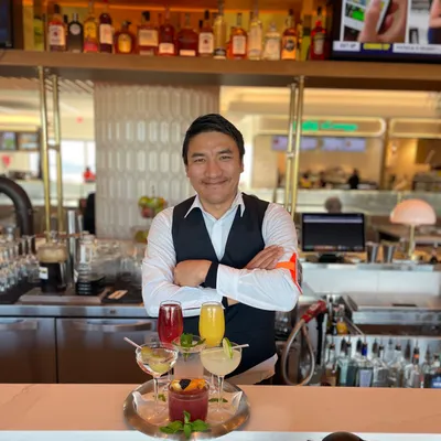AMAZING BARTENDER