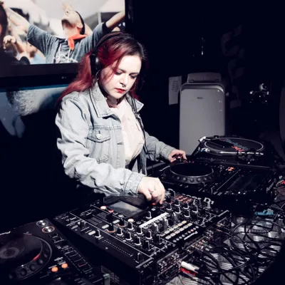 DJ Vee Shax