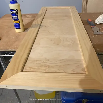 Arya Cabinet and Decor