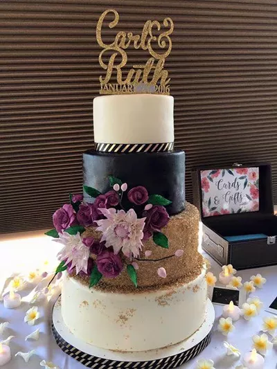 Petite Lei Cakes