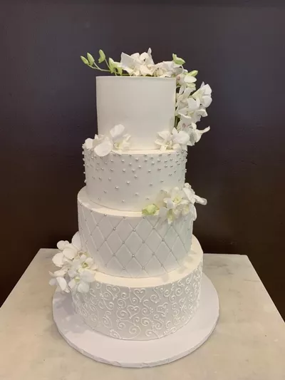 Chef Denise Cake Designer