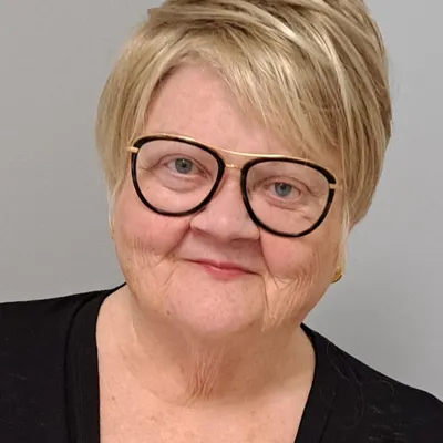 execUchange; Linda Leake, MA; Career Coaching +