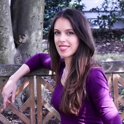 Dr. Julia Aguayo