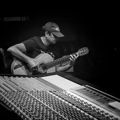 Dariush Khajehnouri-Private Guitar Lessons
