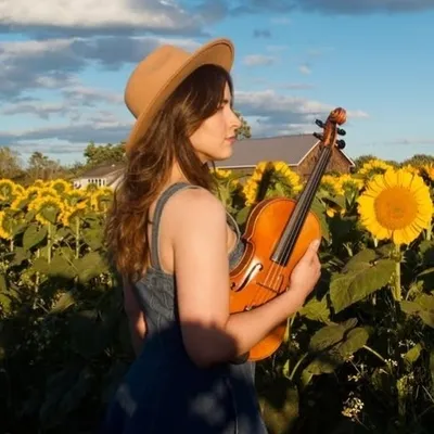 Josefina Violinist
