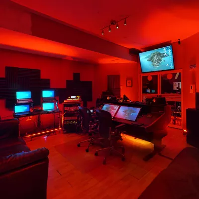 RedRoom Live