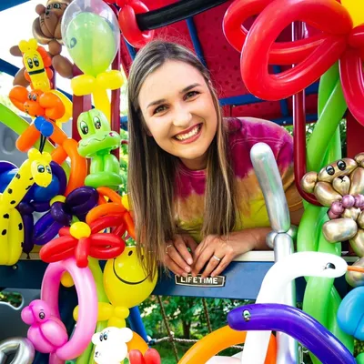 Balloon Artist Theia