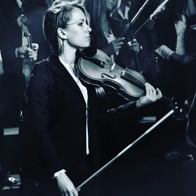 Ela Violinist
