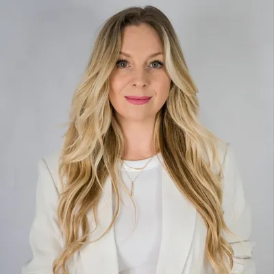 Rae Lyon