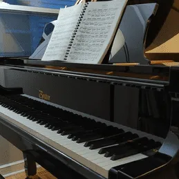 Piano Lessons with Mikkel