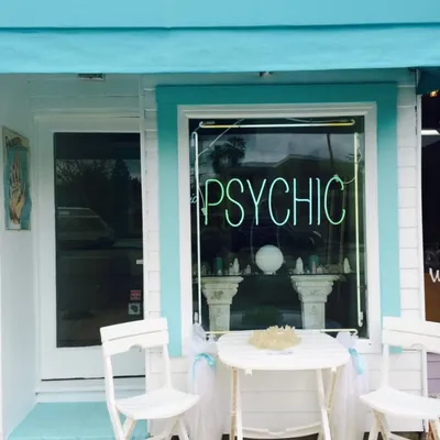 Toulca lake psychic