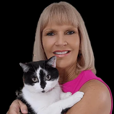 Linda the Happy Pet Sitter