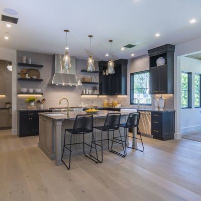 Noa Home Builders & Design INC