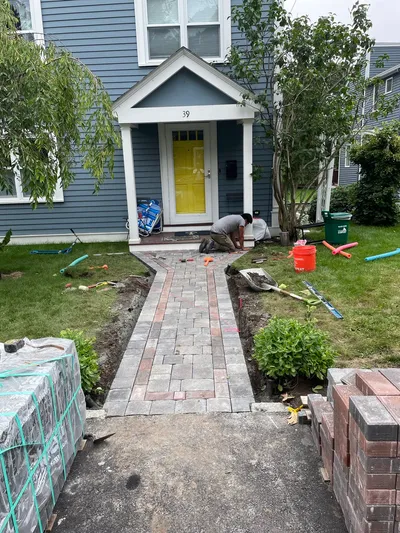 R E LANDSCAPING LLC