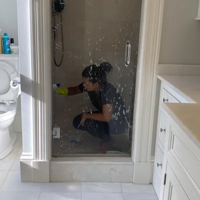 Naty Silva housecleaning