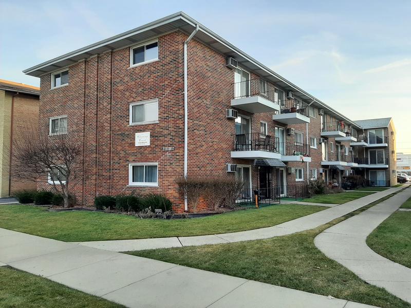 6133 West 64th Place, Unit 2D, Chicago, IL 60638 for Sale