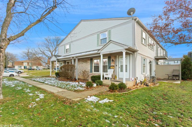 2217 Denton Ct, Schaumburg, IL 60193 - MLS 11936042 for Sale