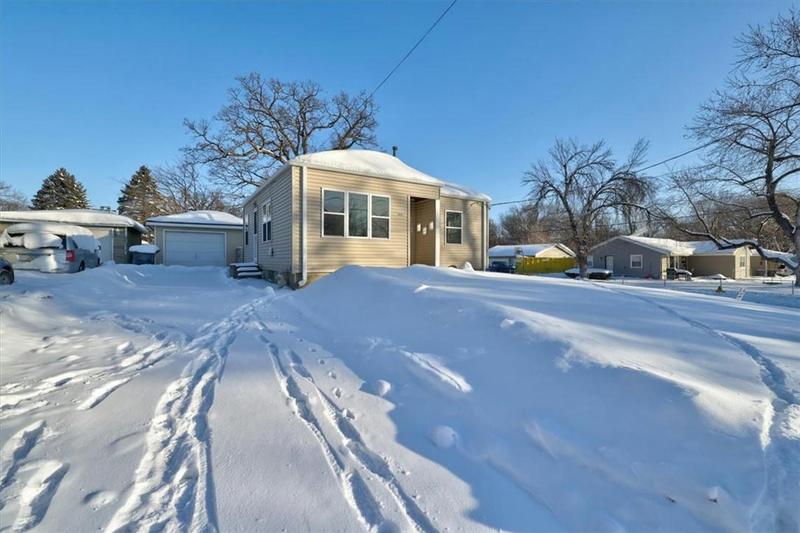 3001 GARDEN AVE, Des Moines, IA 50310 Single Family Residence For Sale  MLS# 687965