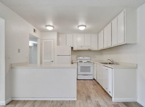 1050 Lake Blvd - Davis, CA 95616 - Home For Rent
