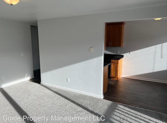 514 NE 112th St - Seattle, WA 98125 - Home For Rent