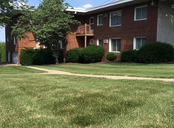 2599 Chamberlain Rd - Fairlawn, OH 44333 - Home For Rent