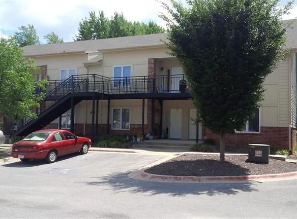 819 W Piedmont Pl #4 - Fayetteville, AR 72703 - Home For Rent